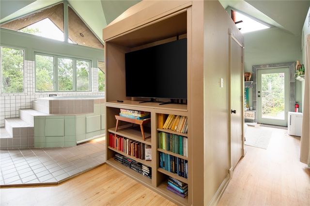 1015 East 24th Street, Bryan, TX 77803