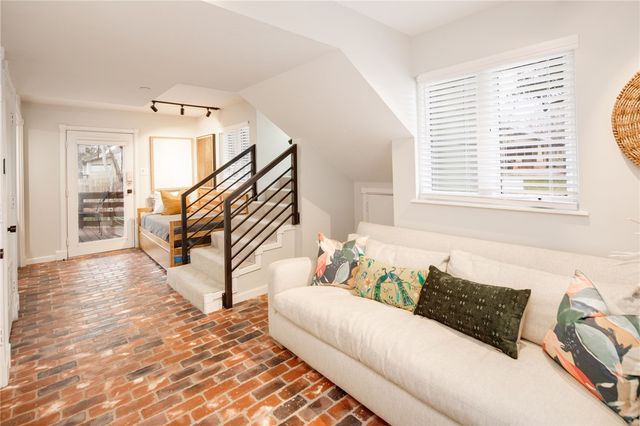 1015 East 24th Street, Bryan, TX 77803