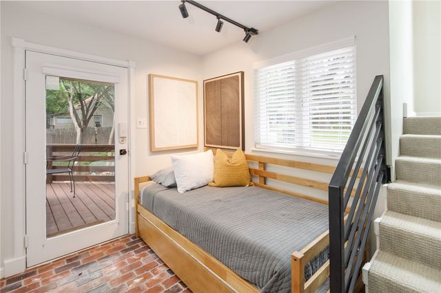 1015 East 24th Street, Bryan, TX 77803