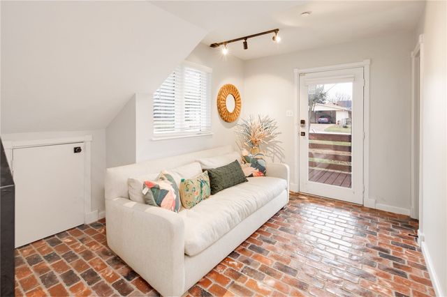 1015 East 24th Street, Bryan, TX 77803