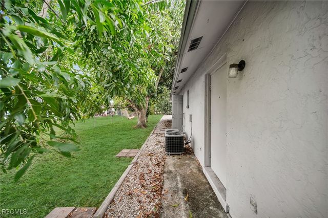 15 SE 24th AVE C, Cape Coral, FL 33990