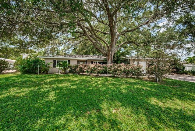1704 CYPRESS AVENUE, Belleair, FL 33756