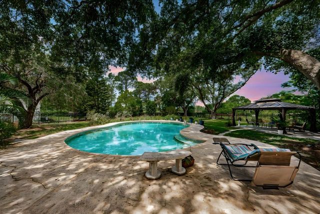 1704 CYPRESS AVENUE, Belleair, FL 33756