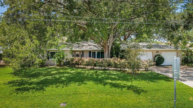 1704 CYPRESS AVENUE, Belleair, FL 33756