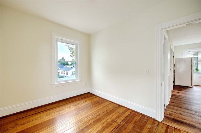 139 Hunts Avenue 1st, Pawtucket, RI 02861