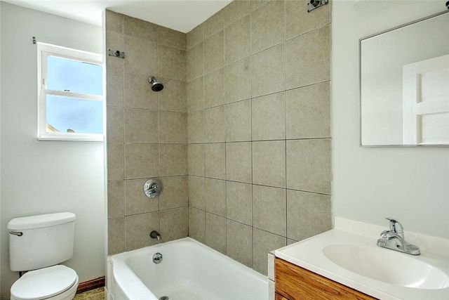 139 Hunts Avenue 1st, Pawtucket, RI 02861