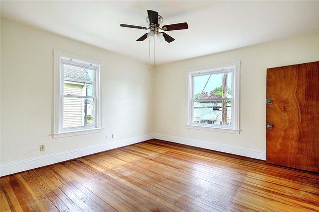 139 Hunts Avenue 1st, Pawtucket, RI 02861