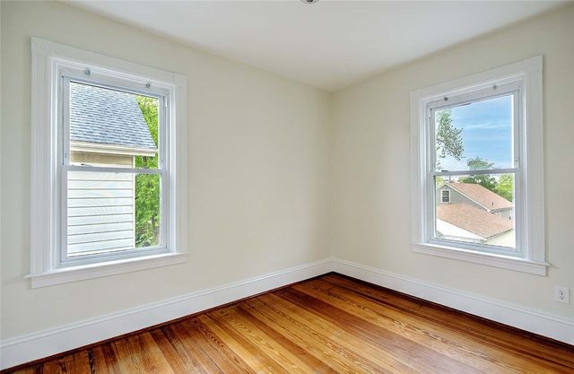 139 Hunts Avenue 1st, Pawtucket, RI 02861