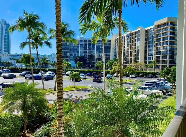 800 Parkview Dr 222, Hallandale Beach, FL 33009