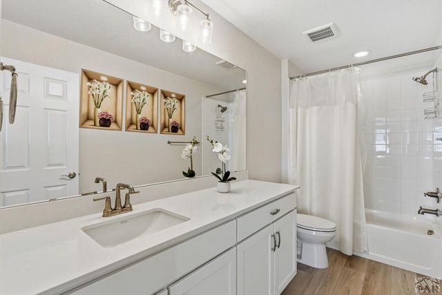 3425 Bella Luna Dr, Pueblo, CO 81001