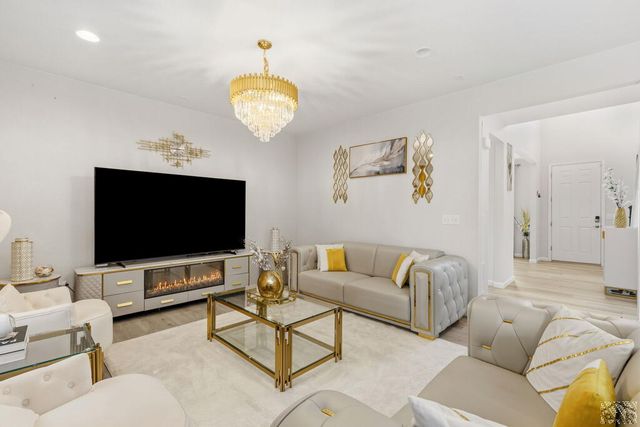 3425 Bella Luna Dr, Pueblo, CO 81001