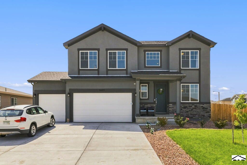 3425 Bella Luna Dr, Pueblo, CO 81001