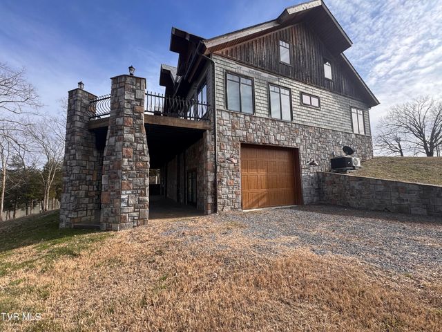 211 Petty Lane, Mooresburg, TN 37811