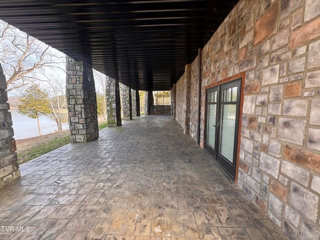 211 Petty Lane, Mooresburg, TN 37811