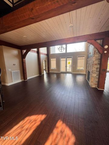 211 Petty Lane, Mooresburg, TN 37811