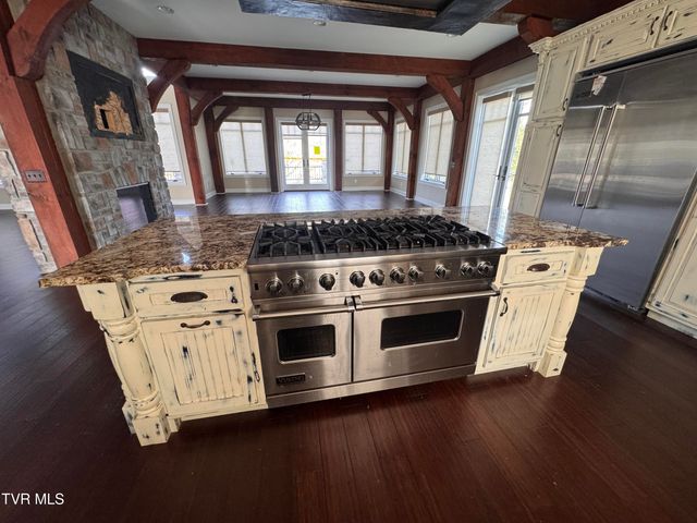 211 Petty Lane, Mooresburg, TN 37811