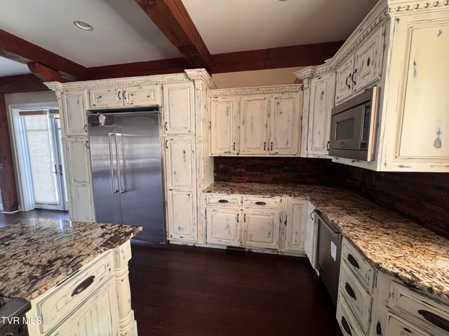 211 Petty Lane, Mooresburg, TN 37811