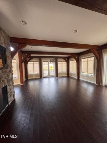 211 Petty Lane, Mooresburg, TN 37811