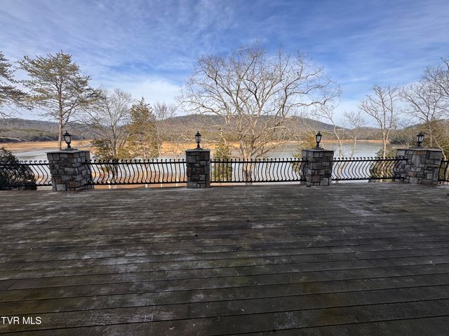 211 Petty Lane, Mooresburg, TN 37811