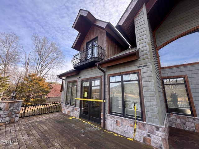 211 Petty Lane, Mooresburg, TN 37811