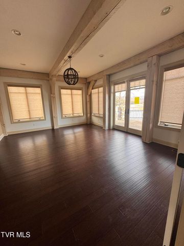 211 Petty Lane, Mooresburg, TN 37811