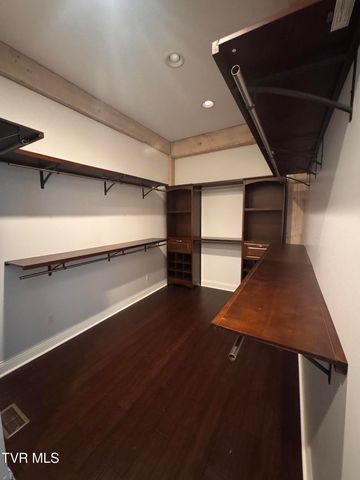 211 Petty Lane, Mooresburg, TN 37811