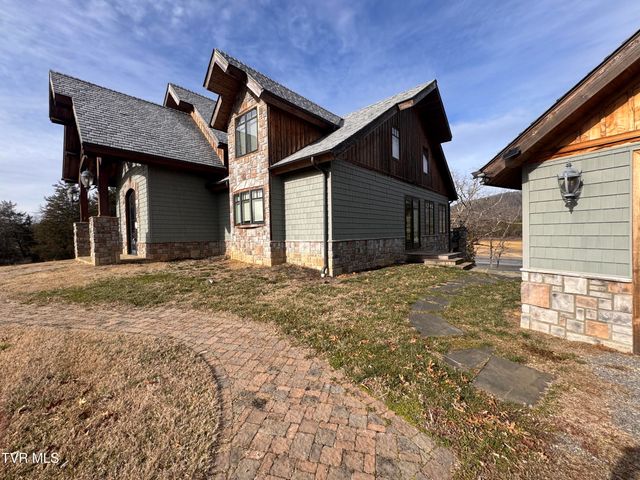 211 Petty Lane, Mooresburg, TN 37811