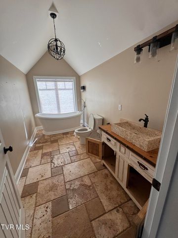 211 Petty Lane, Mooresburg, TN 37811