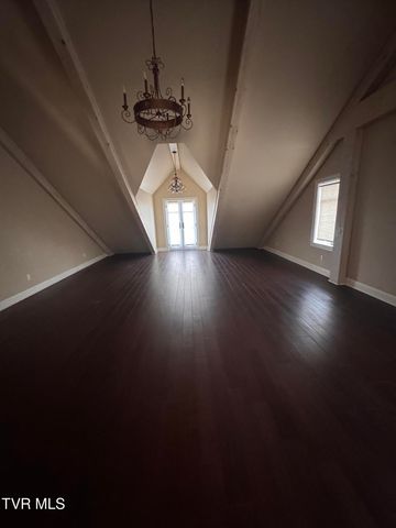 211 Petty Lane, Mooresburg, TN 37811