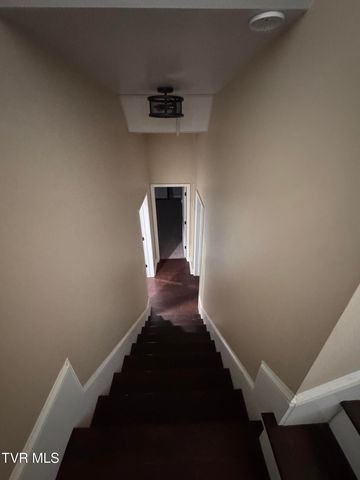 211 Petty Lane, Mooresburg, TN 37811