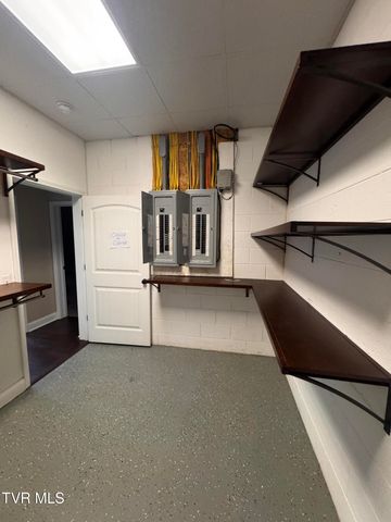 211 Petty Lane, Mooresburg, TN 37811