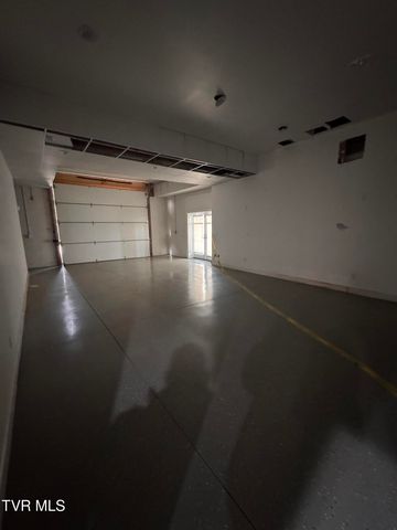 211 Petty Lane, Mooresburg, TN 37811