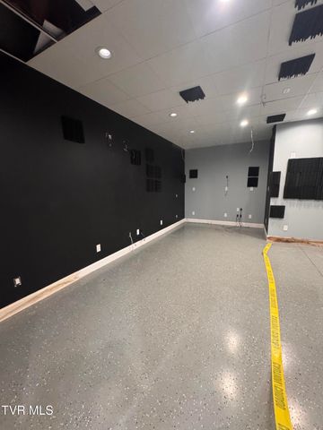 211 Petty Lane, Mooresburg, TN 37811