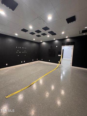 211 Petty Lane, Mooresburg, TN 37811