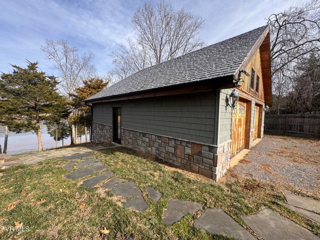 211 Petty Lane, Mooresburg, TN 37811