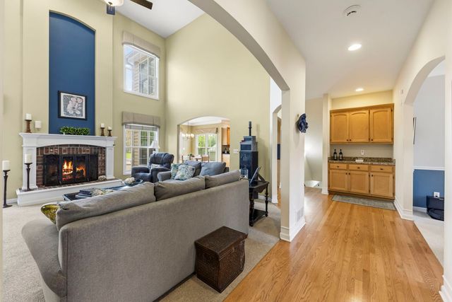 3803 Royal Portrush Drive, Naperville, IL 60564