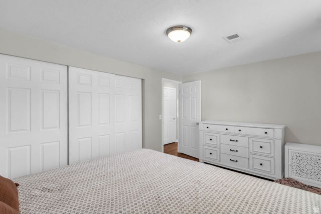 1124 E WEBSTER DR, Sandy, UT 84094