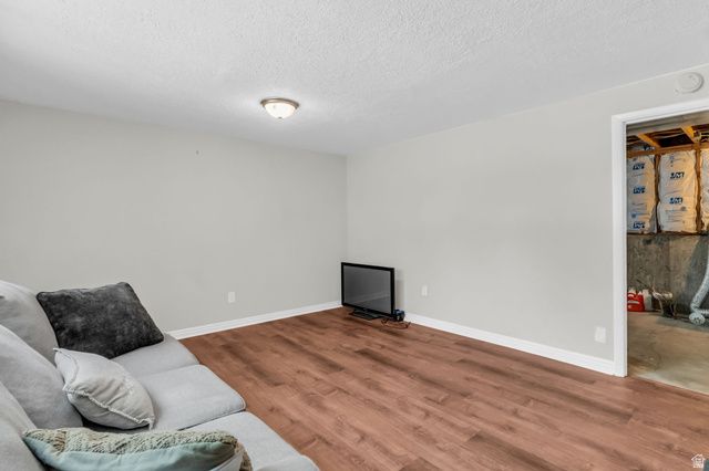 1124 E WEBSTER DR, Sandy, UT 84094