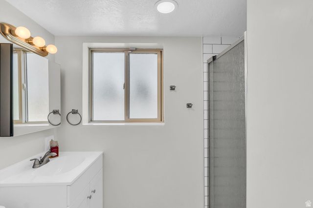 1124 E WEBSTER DR, Sandy, UT 84094