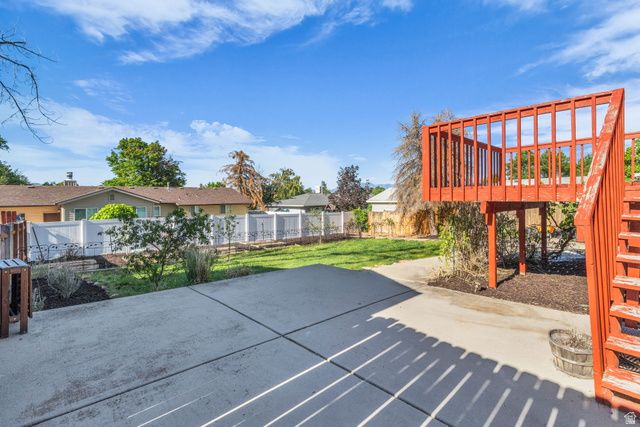 1124 E WEBSTER DR, Sandy, UT 84094