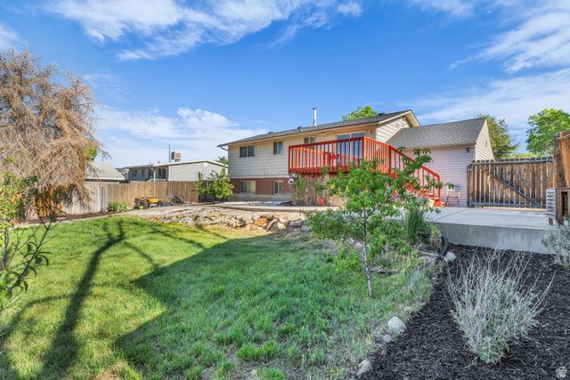 1124 E WEBSTER DR, Sandy, UT 84094
