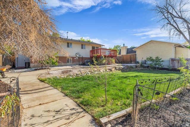 1124 E WEBSTER DR, Sandy, UT 84094