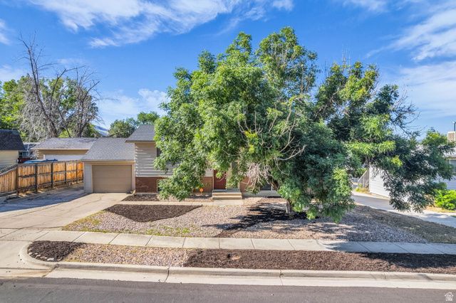 1124 E WEBSTER DR, Sandy, UT 84094