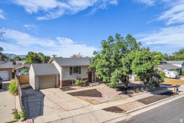 1124 E WEBSTER DR, Sandy, UT 84094