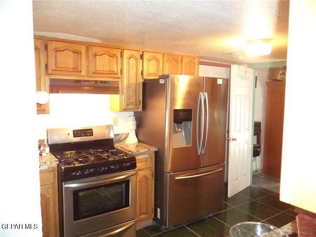 9862 Lilly Drive, Socorro, TX 79927