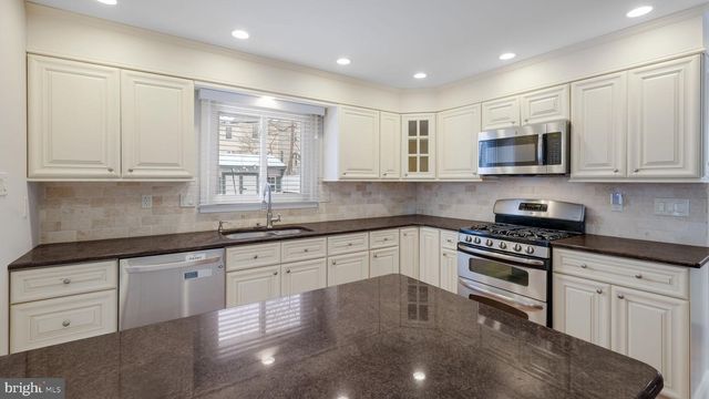 184 WOODLARK LN, Media, PA 19063