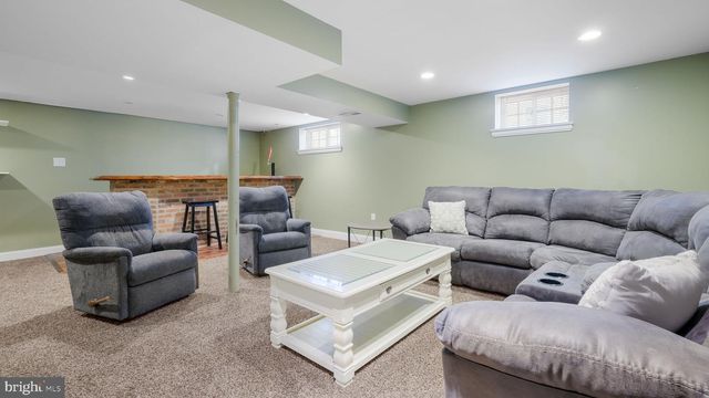 184 WOODLARK LN, Media, PA 19063