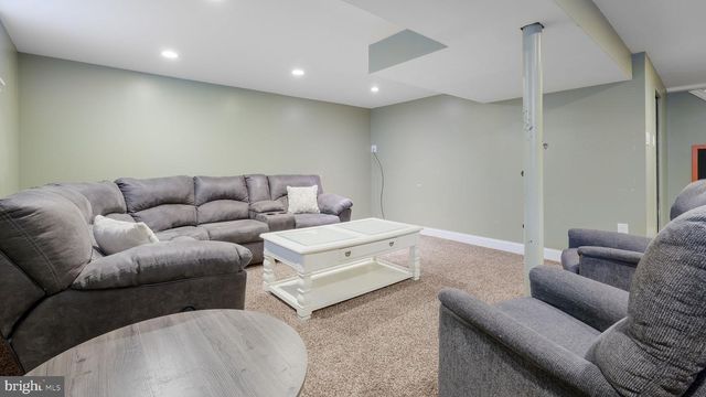 184 WOODLARK LN, Media, PA 19063