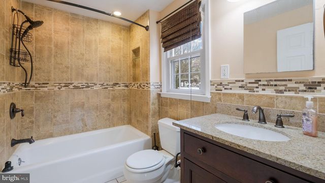 184 WOODLARK LN, Media, PA 19063