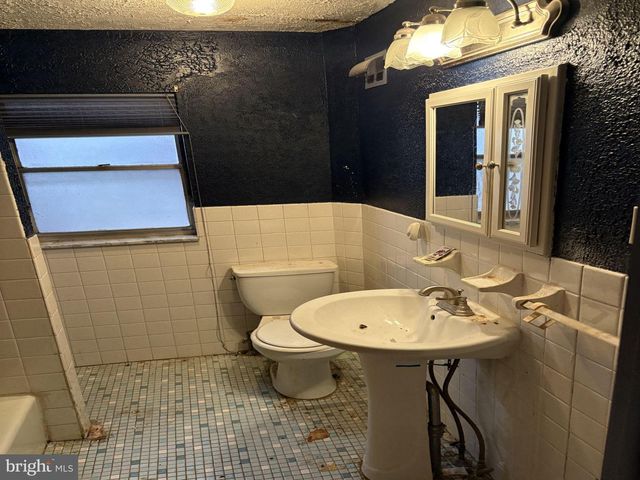 1534 E PASSYUNK AVE, Philadelphia, PA 19147